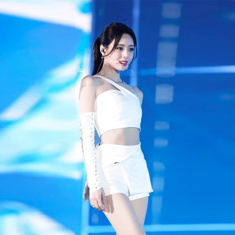 زي أداء أبيض للرقص الجاز والشا - مراجعة New Ethnic Fashion وسعره