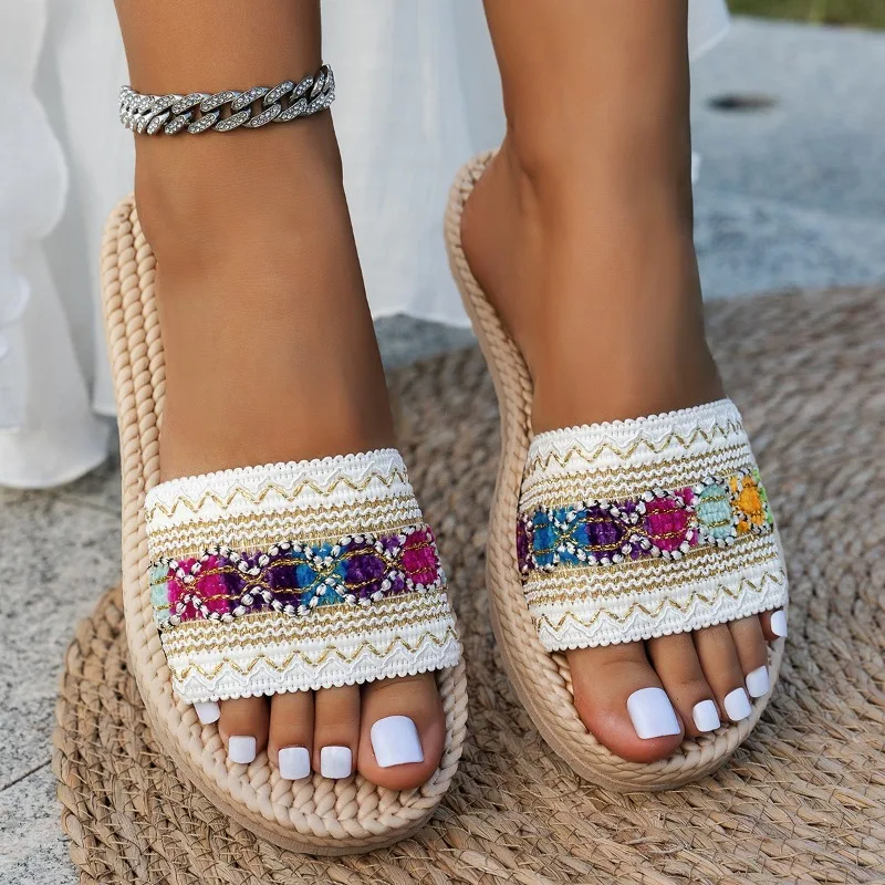 شباشب نسائية للخارج، أحذية مسط - مراجعة Ethnic Fashion Design وسعره